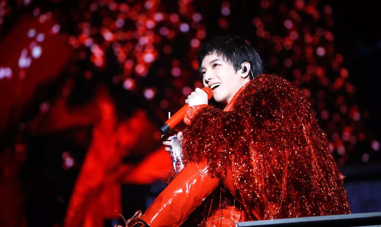Hua Chenyu Touring